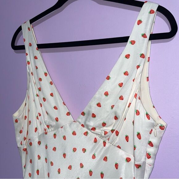 NEW Zara Strawberry Print Mini Dress Women Size L Satin Babydoll Soft Girl Flirt - Picture 3 of 11